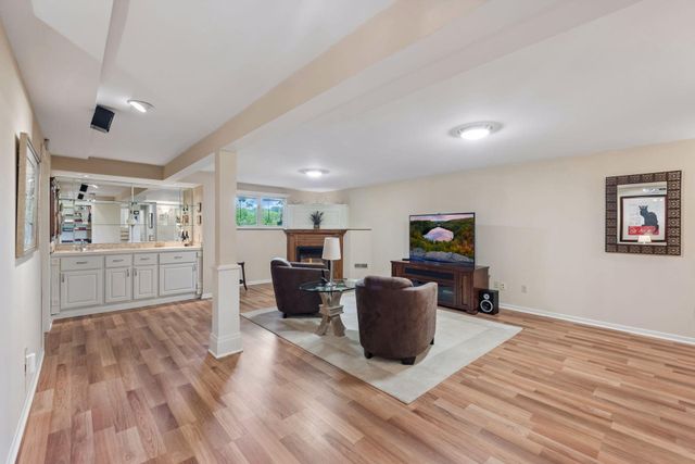 18864 Heathcote Drive, Deephaven, MN 55391