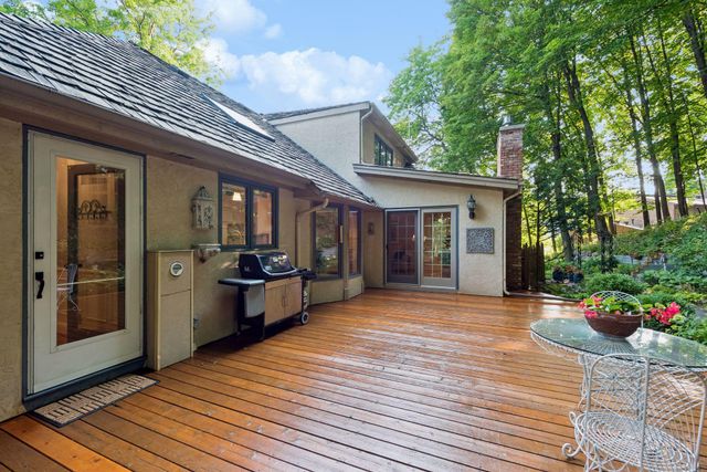 18864 Heathcote Drive, Deephaven, MN 55391