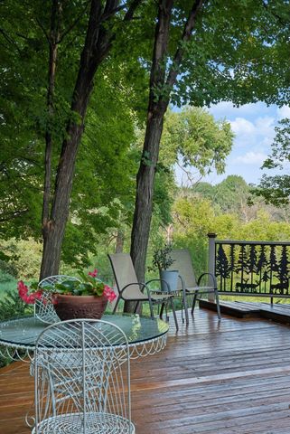 18864 Heathcote Drive, Deephaven, MN 55391