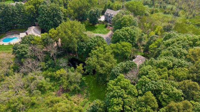 18864 Heathcote Drive, Deephaven, MN 55391