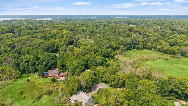 18864 Heathcote Drive, Deephaven, MN 55391