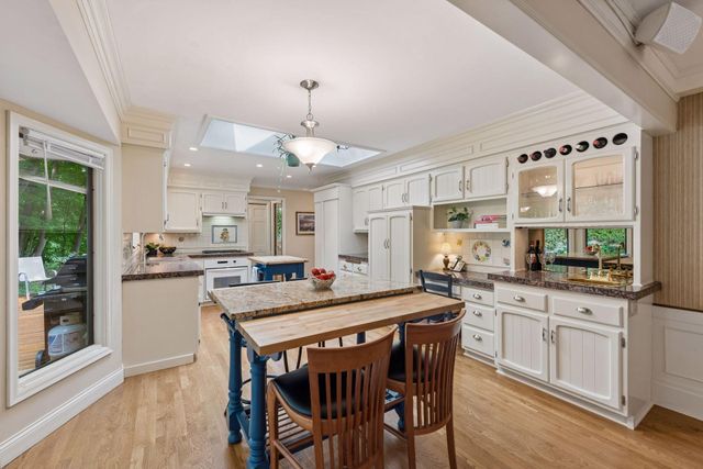 18864 Heathcote Drive, Deephaven, MN 55391