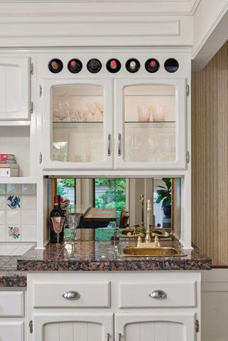 18864 Heathcote Drive, Deephaven, MN 55391