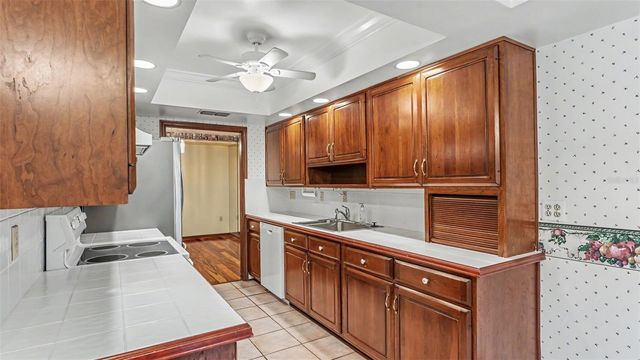 633 VICTORIA SQUARE LANE, Lakeland, FL 33813