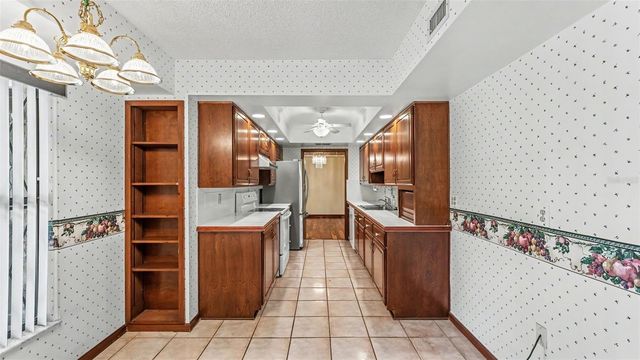 633 VICTORIA SQUARE LANE, Lakeland, FL 33813