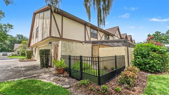 633 VICTORIA SQUARE LANE, Lakeland, FL 33813