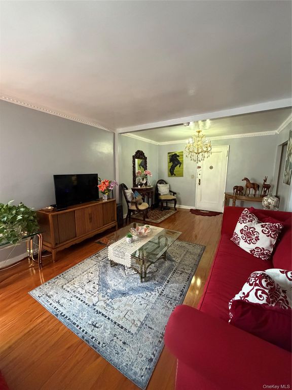325 E 201 Street 5 G, Bronx, NY 10458 — photo 4