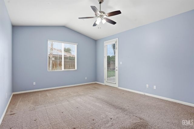 10300 Silverthorne Drive, Bakersfield, CA 93314