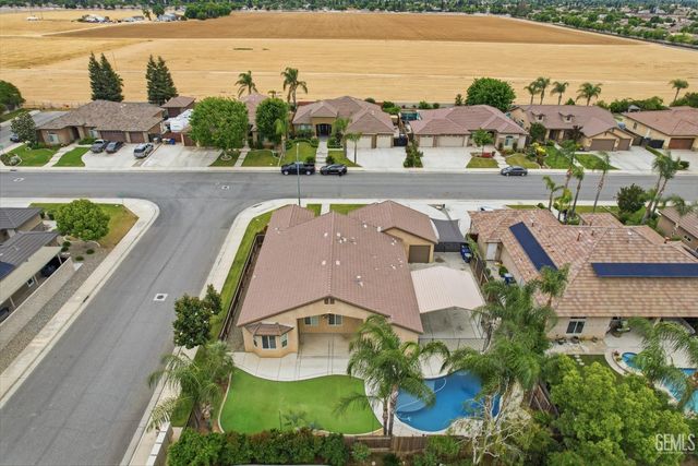 10300 Silverthorne Drive, Bakersfield, CA 93314
