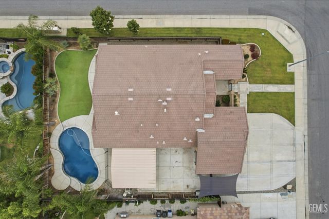 10300 Silverthorne Drive, Bakersfield, CA 93314