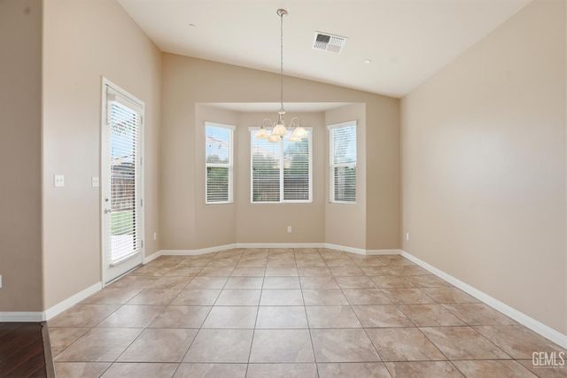 10300 Silverthorne Drive, Bakersfield, CA 93314