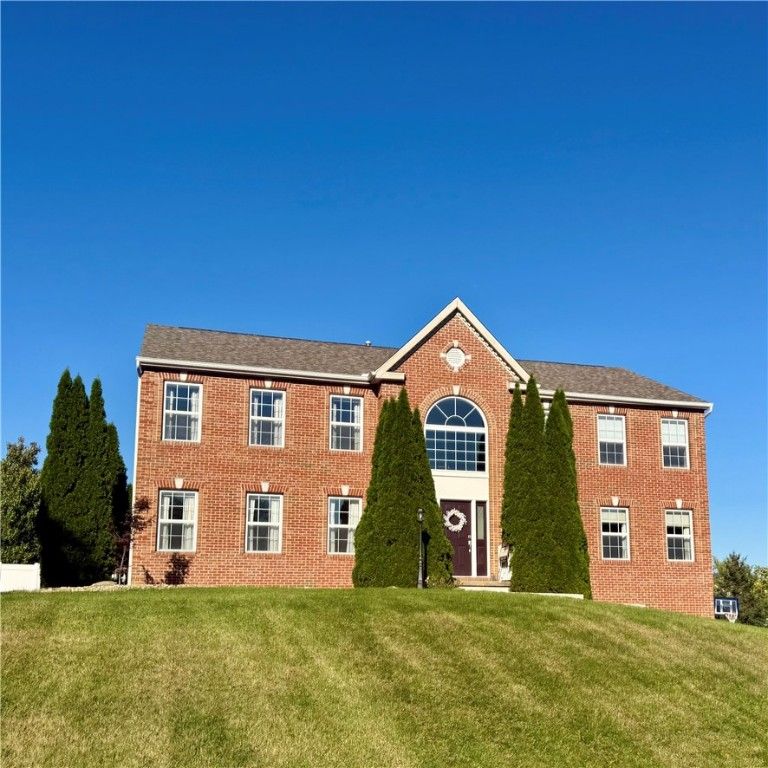 257 Dogwood Cir, Economy, PA 15005