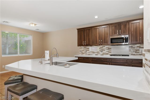 354 Shimmering Moon Street, Henderson, NV 89015