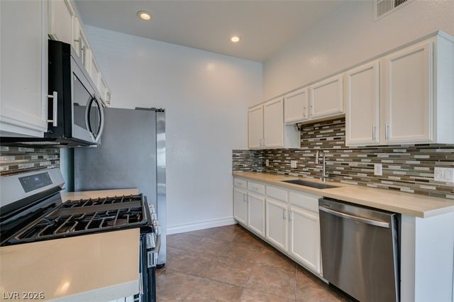 3364 Indian Shadow Street 101, Las Vegas, NV 89129