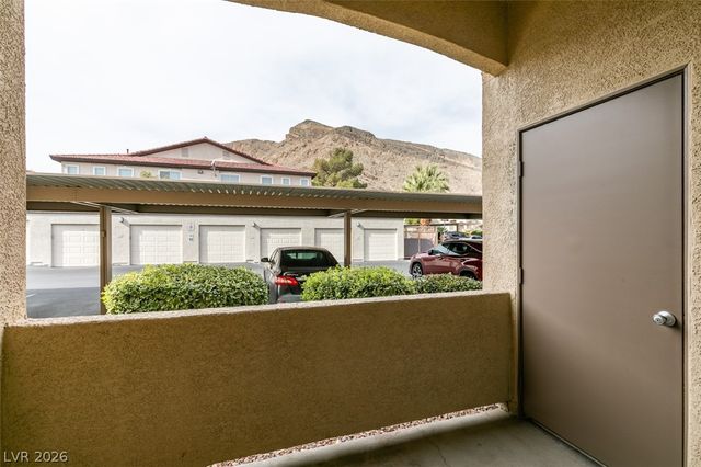 3364 Indian Shadow Street 101, Las Vegas, NV 89129