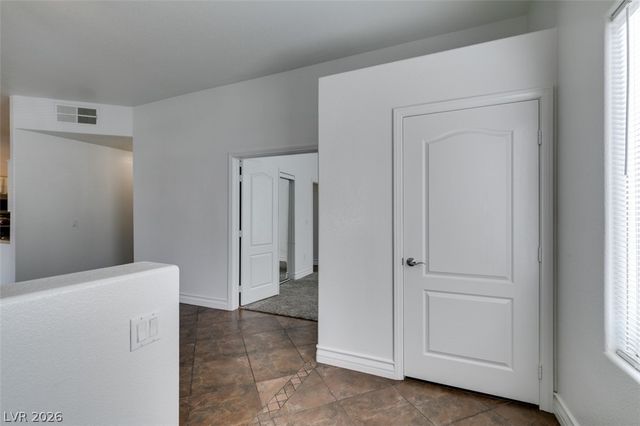 3364 Indian Shadow Street 101, Las Vegas, NV 89129