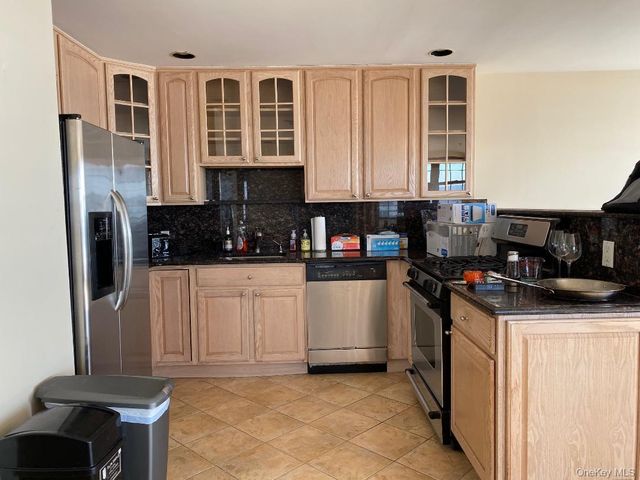26 W Broadway 604, Long Beach, NY 11561