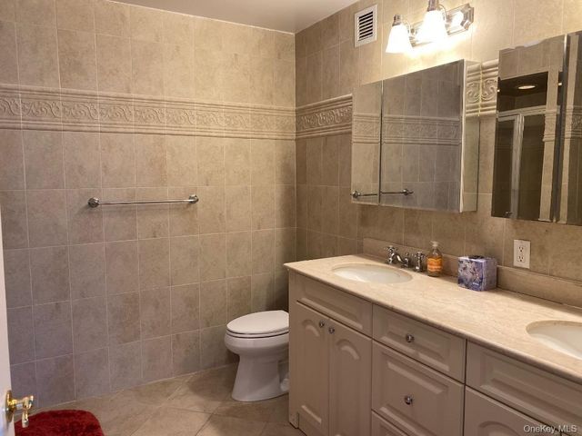 26 W Broadway 604, Long Beach, NY 11561