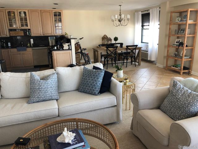26 W Broadway 604, Long Beach, NY 11561