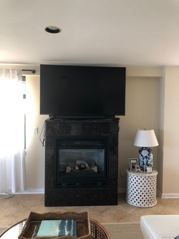 26 W Broadway 604, Long Beach, NY 11561