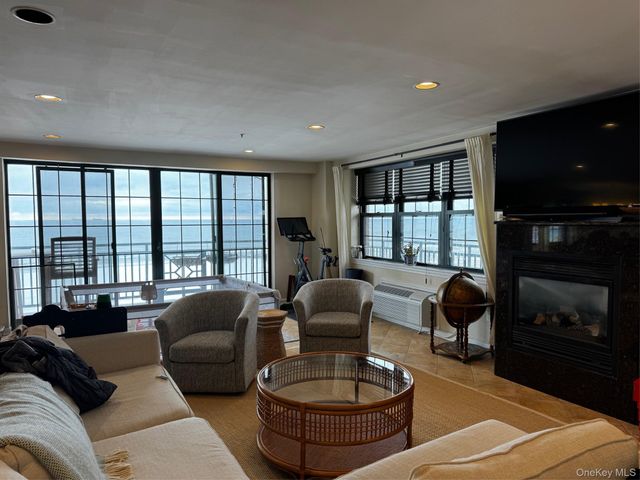 26 W Broadway 604, Long Beach, NY 11561