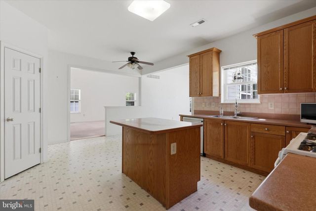 20 CRIMSON DR, Norristown, PA 19401