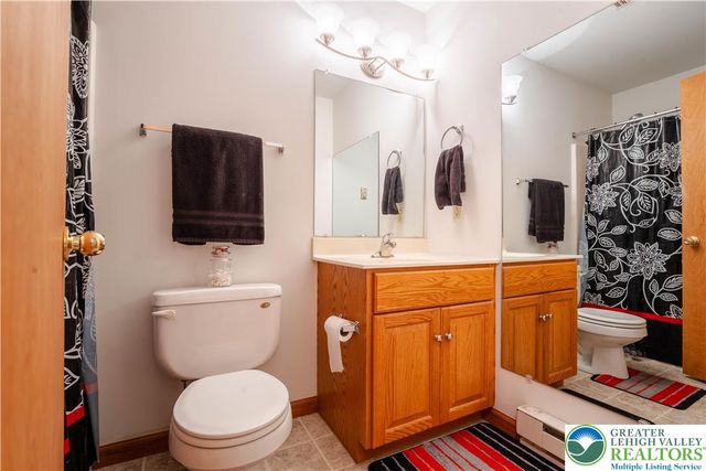 2726 Oak Lane, Chestnuthill Twp, PA 18353