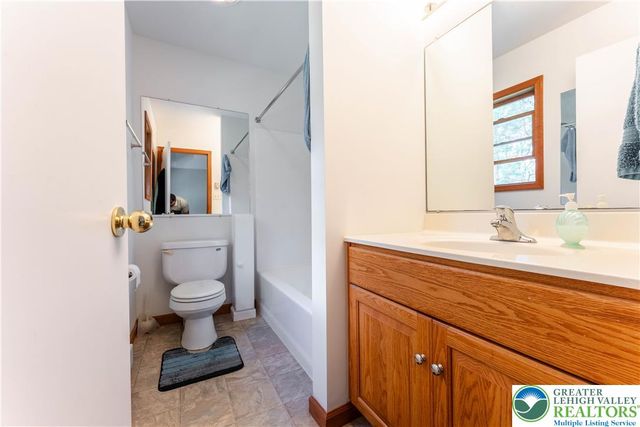 2726 Oak Lane, Chestnuthill Twp, PA 18353