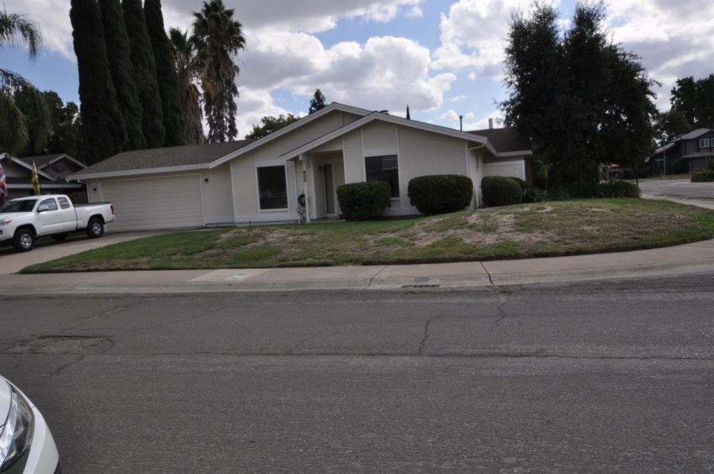 800 KLEIN Way, Sacramento, CA 95831