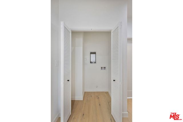 2025 West Boulevard, Los Angeles, CA 90016