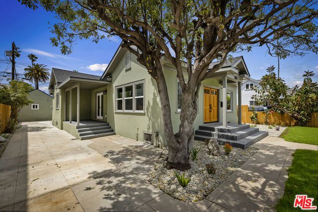 2025 West Boulevard, Los Angeles, CA 90016
