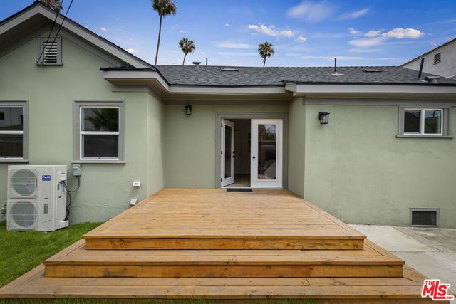 2025 West Boulevard, Los Angeles, CA 90016