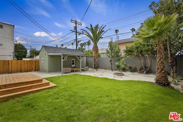2025 West Boulevard, Los Angeles, CA 90016