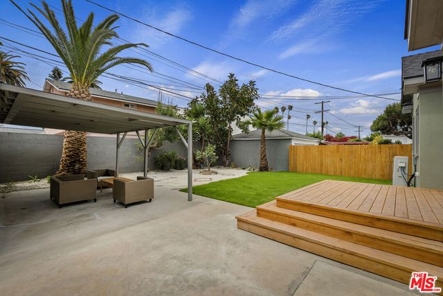 2025 West Boulevard, Los Angeles, CA 90016