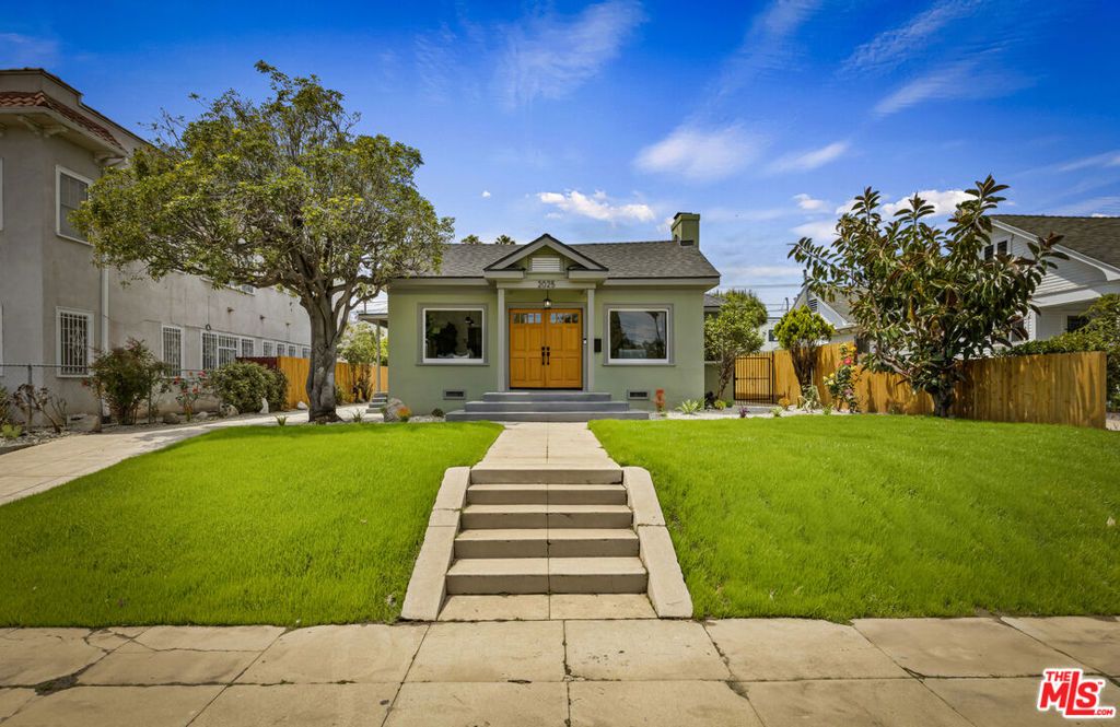 2025 West Boulevard, Los Angeles, CA 90016