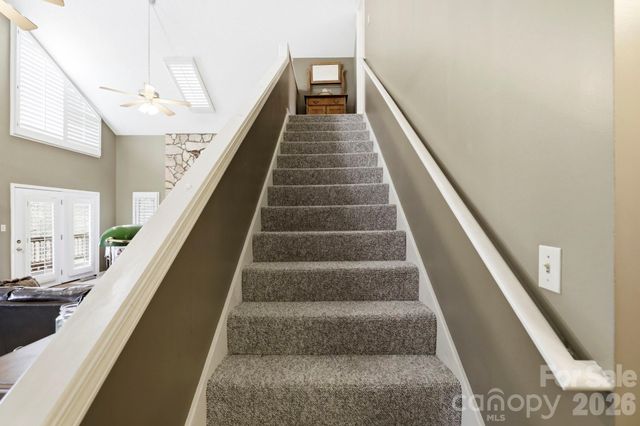 1489 Round Mountain Road, Brevard, NC 28712