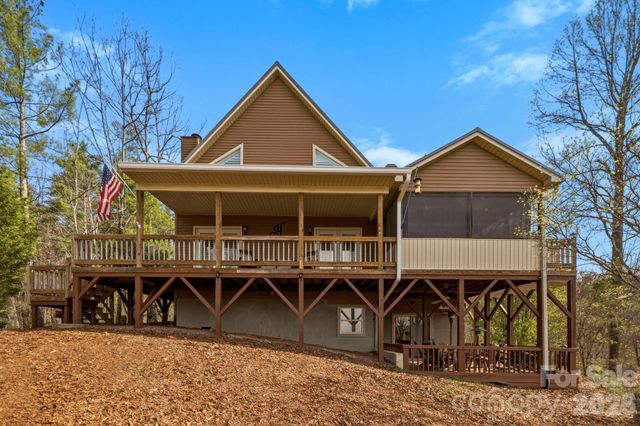 1489 Round Mountain Road, Brevard, NC 28712