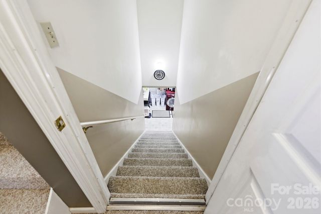 1489 Round Mountain Road, Brevard, NC 28712