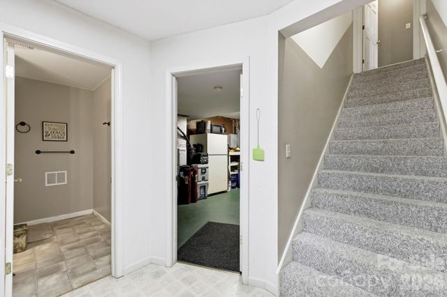 1489 Round Mountain Road, Brevard, NC 28712