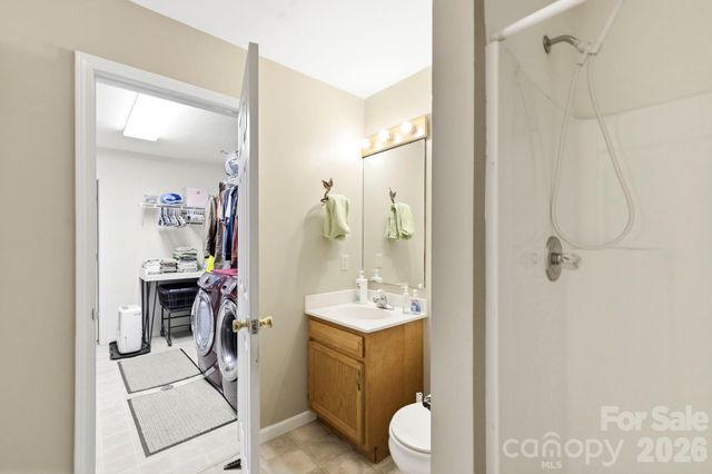 1489 Round Mountain Road, Brevard, NC 28712