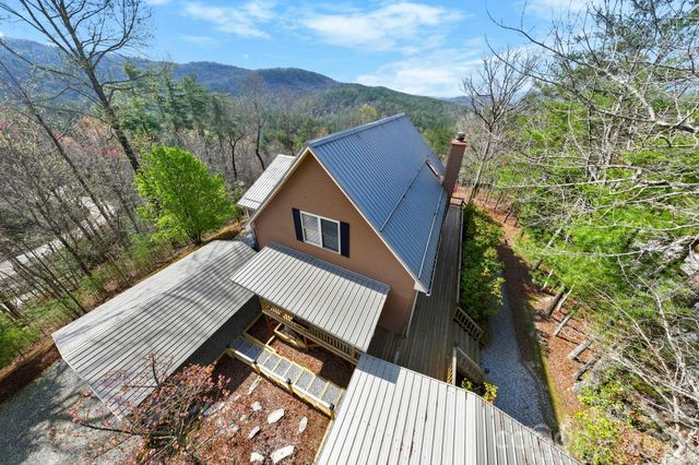 1489 Round Mountain Road, Brevard, NC 28712