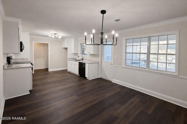 112 Thorn Drive, Youngsville, LA 70592