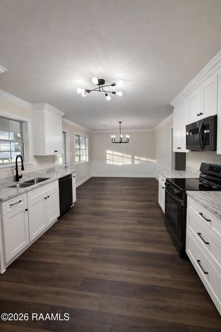 112 Thorn Drive, Youngsville, LA 70592