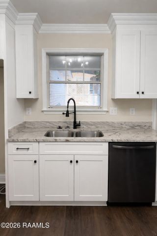 112 Thorn Drive, Youngsville, LA 70592