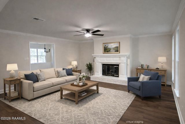 112 Thorn Drive, Youngsville, LA 70592