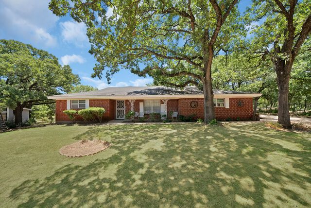 305 W Bethesda Road, Burleson, TX 76028