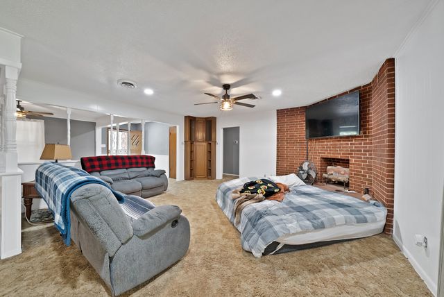305 W Bethesda Road, Burleson, TX 76028
