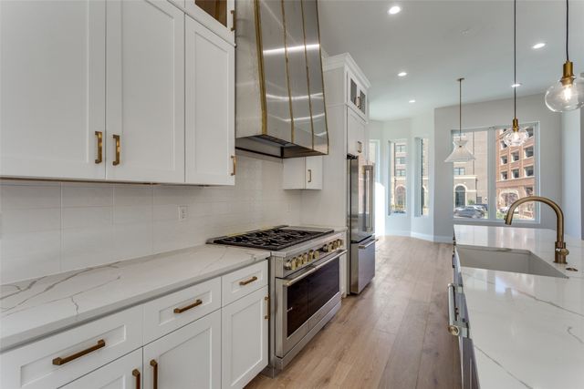 250 E Dallas Road 114, Grapevine, TX 76051