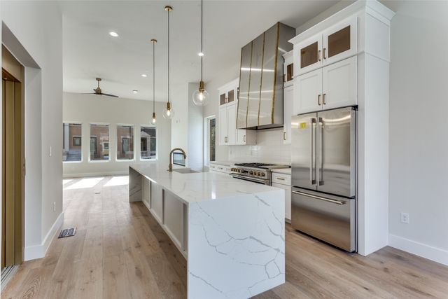 250 E Dallas Road 114, Grapevine, TX 76051