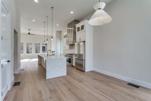 250 E Dallas Road 114, Grapevine, TX 76051